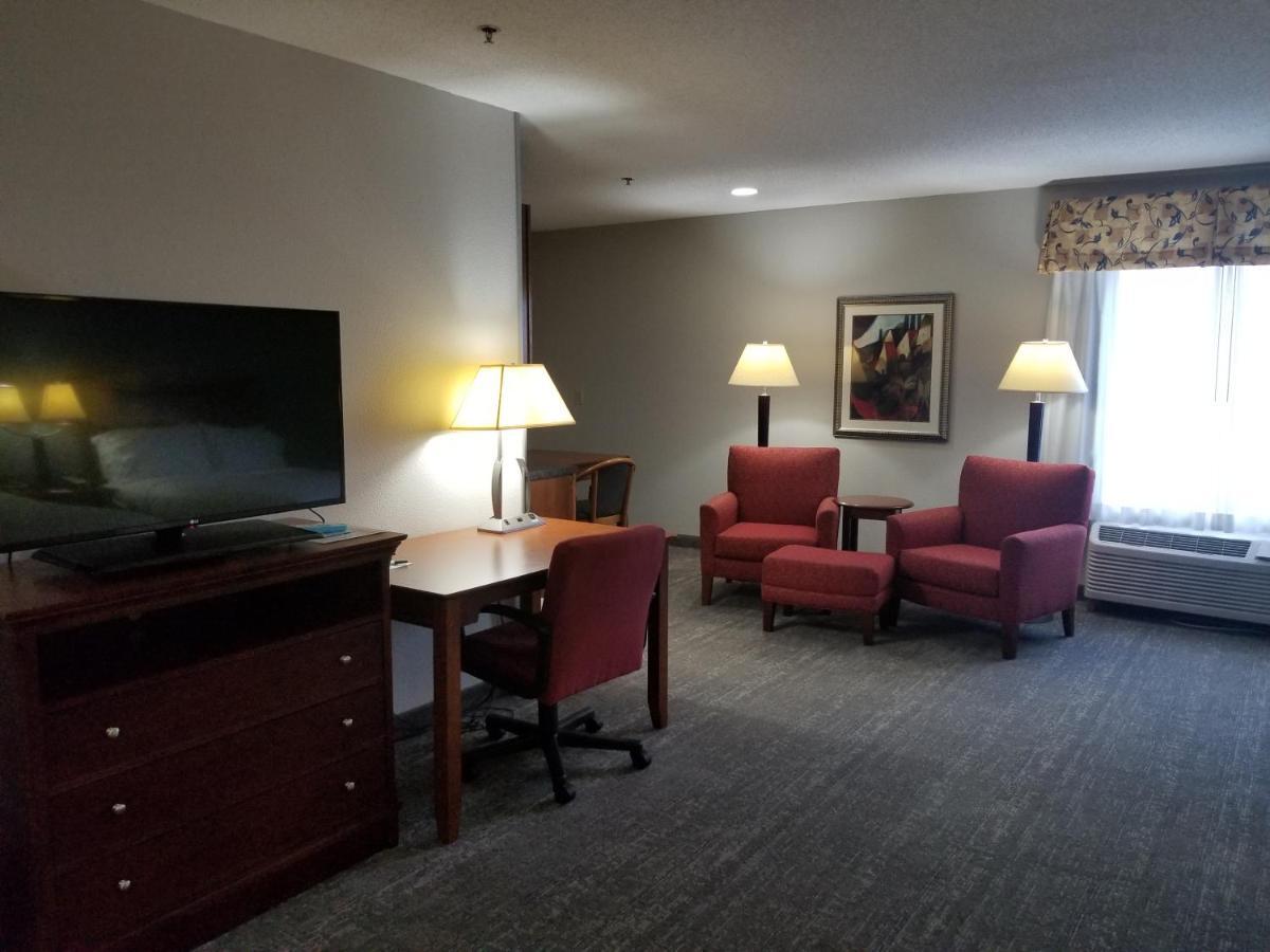 Wingate By Wyndham Savannah I-95 North Port Wentworth Buitenkant foto